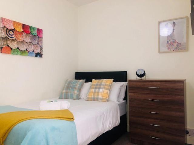Budget Rooms @ Underwood Lane كرو المظهر الخارجي الصورة